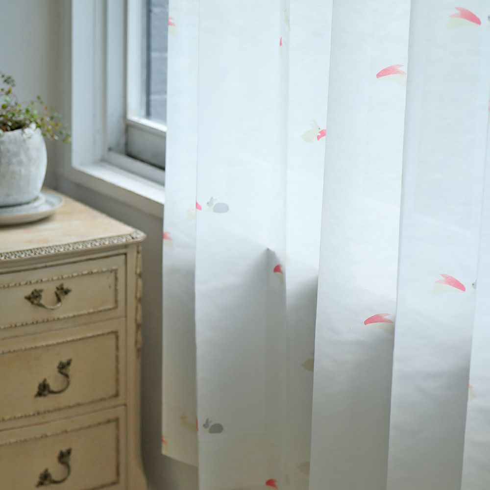 ウサギノリンゴ】 UVカット 保温 遮熱 遮像 洗濯可 うさぎ柄 リンゴ柄